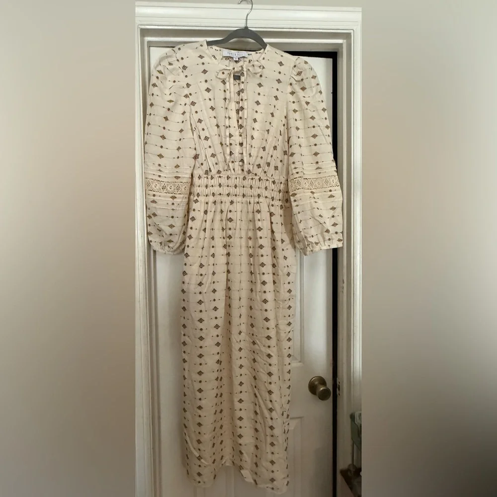 Hunter Bell Clementine Cream Long Sleeve Medallion Maxi Dress Size M |
NWOT - Picture 2 of 11